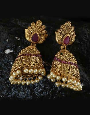 Gold jhumka sales earrings design images